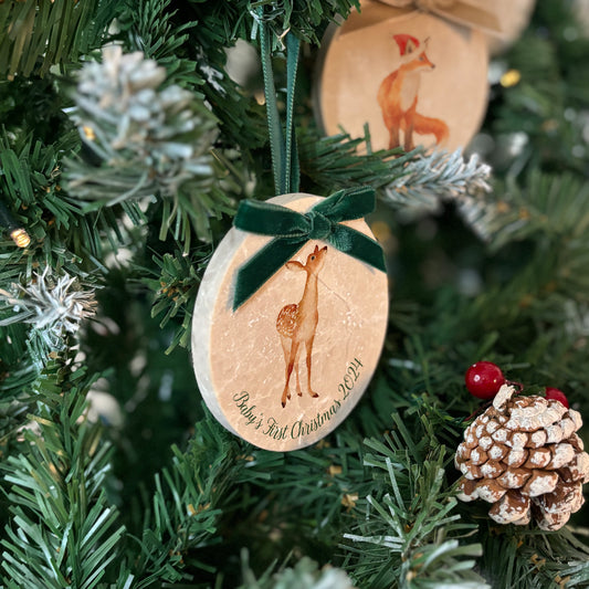 Create a timeless look for your Christmas tree with our oval-shaped marble baubles. Featuring our baby fawn watercolour deign, and finished with a velvet ribbon in your choice of colour, these baubles can be personalised to add a personal touch to your festive décor.