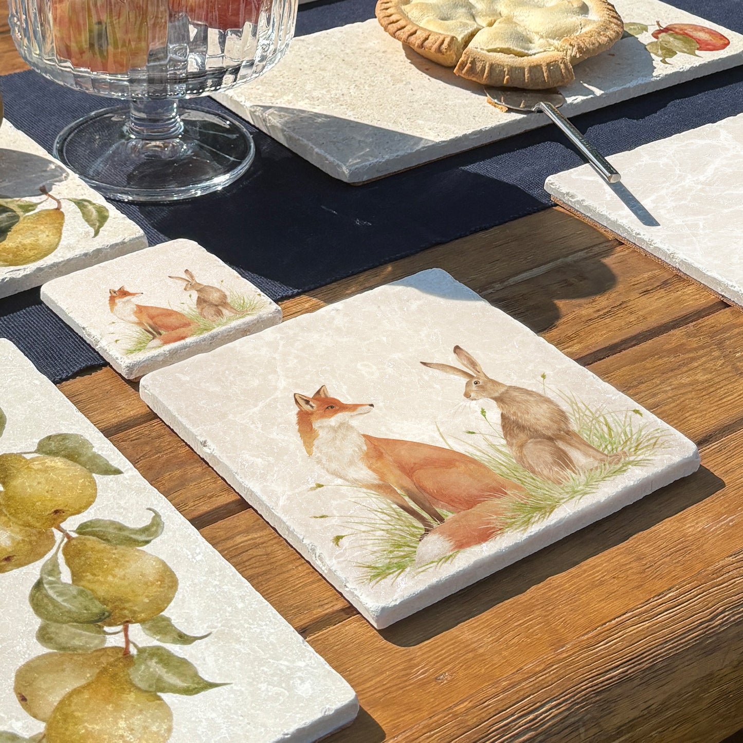 Water colour design featuring a Fox and Hare on our medium marble platter.  Sat in a meadow style scenery. Some will question are they friend or Foe?